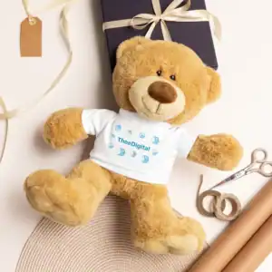 Theedigital Teddy Bear dengan kemeja bermerek